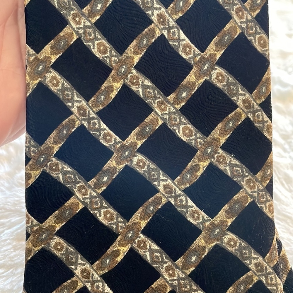 Geoffrey Beene 100% Silk Vintage Tie - Picture 3 of 3